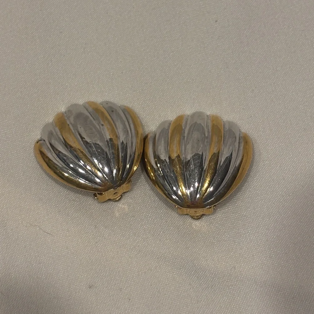 Nina Ricci Vintage Two-Toned Clip-On Shell Earrings - Picture 2 of 6